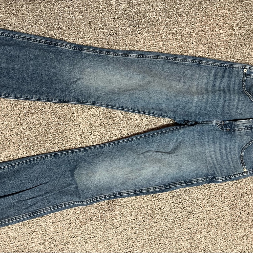 Madewell Blue Ankle Cropped Jeans with Distressed Look
